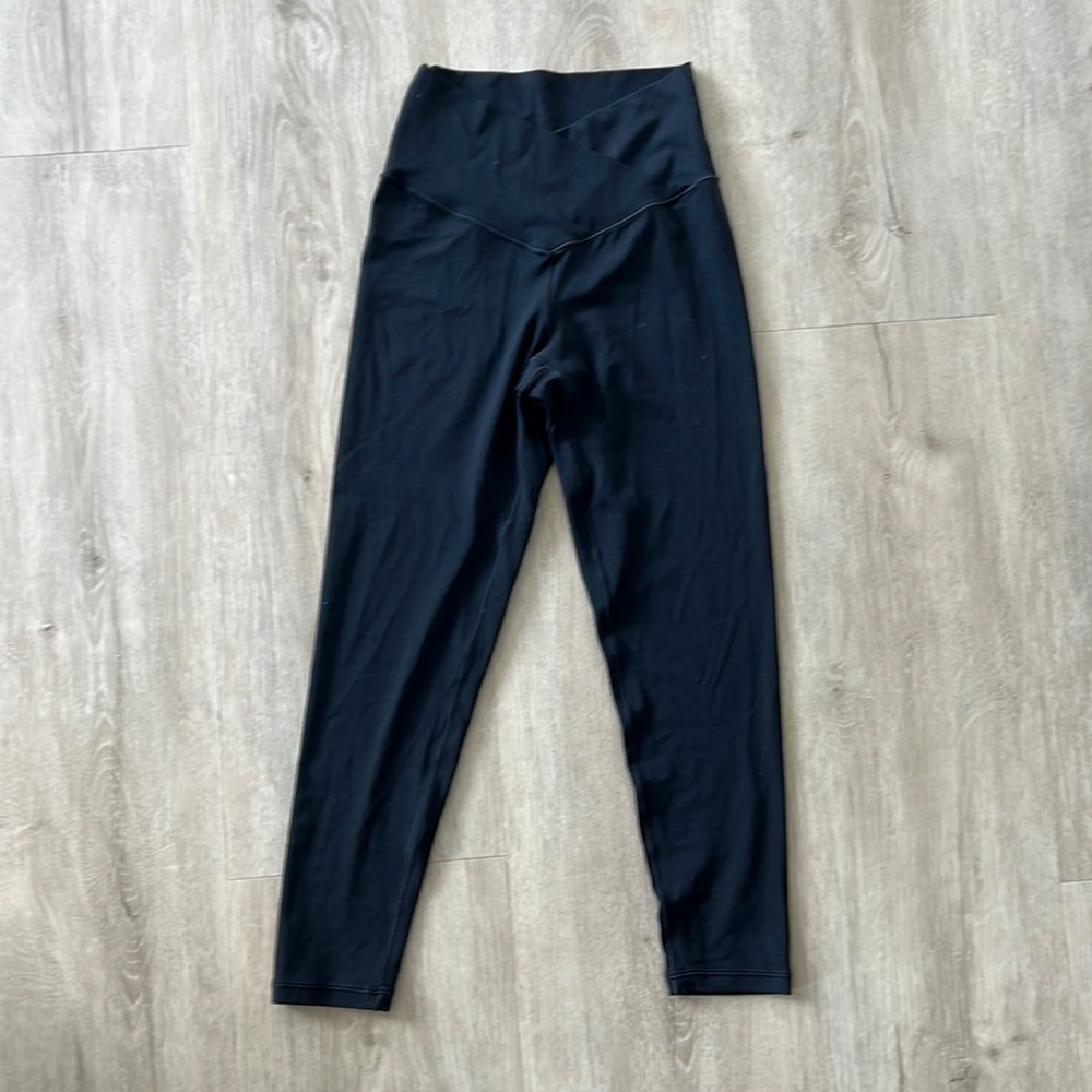 Arie Crossover Leggings Size M. Black.